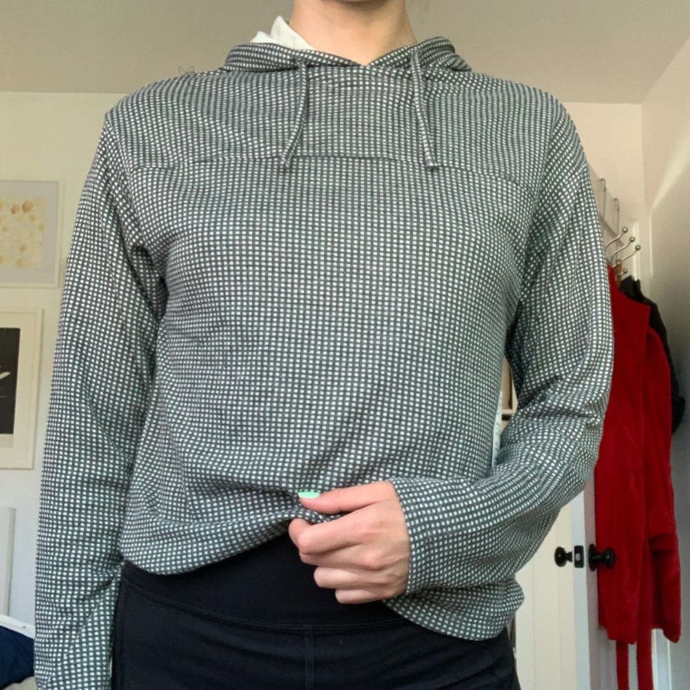 Marine layer, lightweight hoodie, size XS, Grey and white crosshatch pattern
